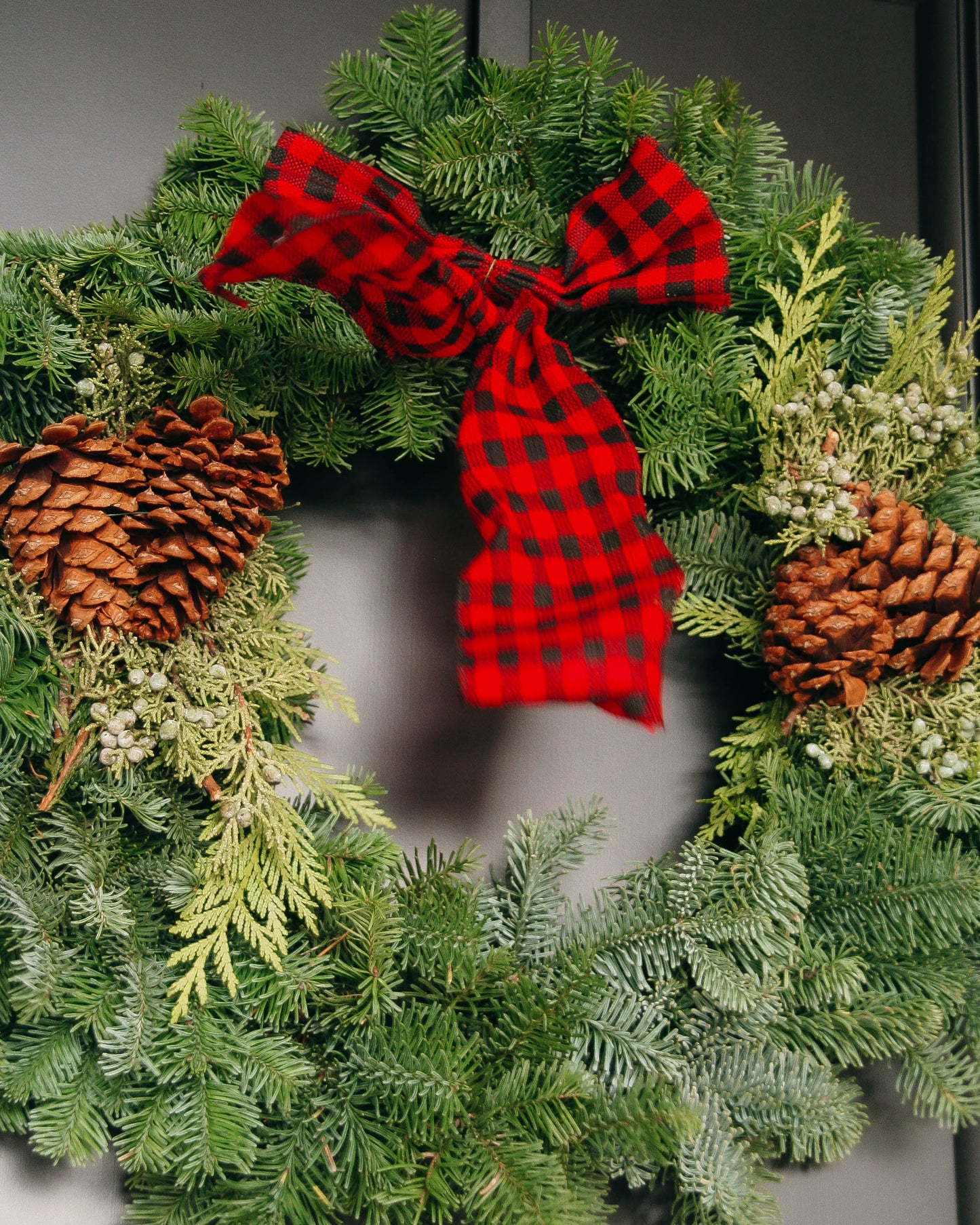 Cabin Christmas Wreath - 24 Inch